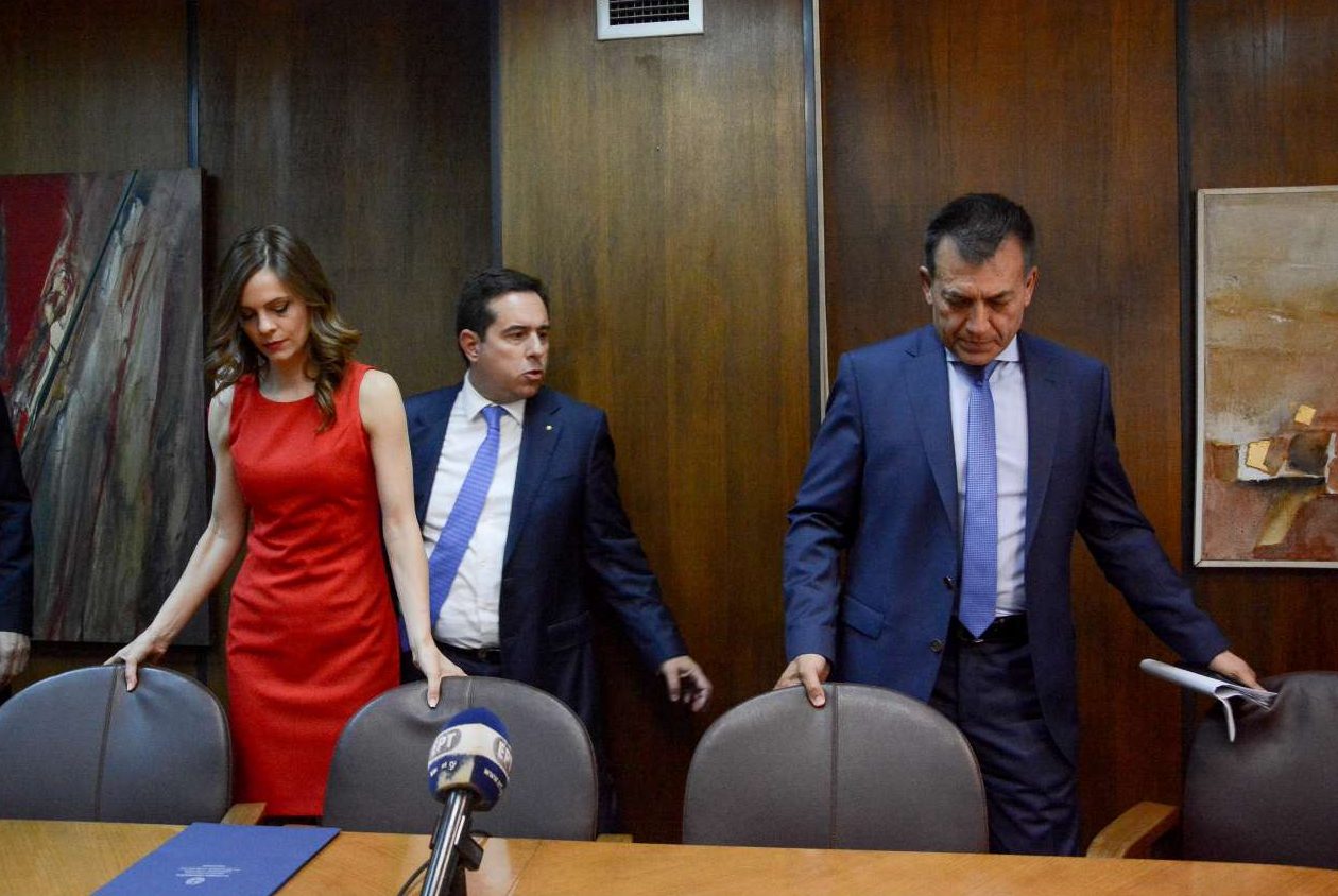 Βρούτσης: Η Αχτσιόγλου γνώριζε αλλά έκρυβε συνειδητά την αλήθεια για τις εκκρεμείς συντάξεις