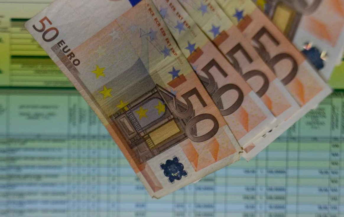 Εκτός πλαισίου φοροελαφρύνσεων οι μισθωτοί της μεσαίας τάξης