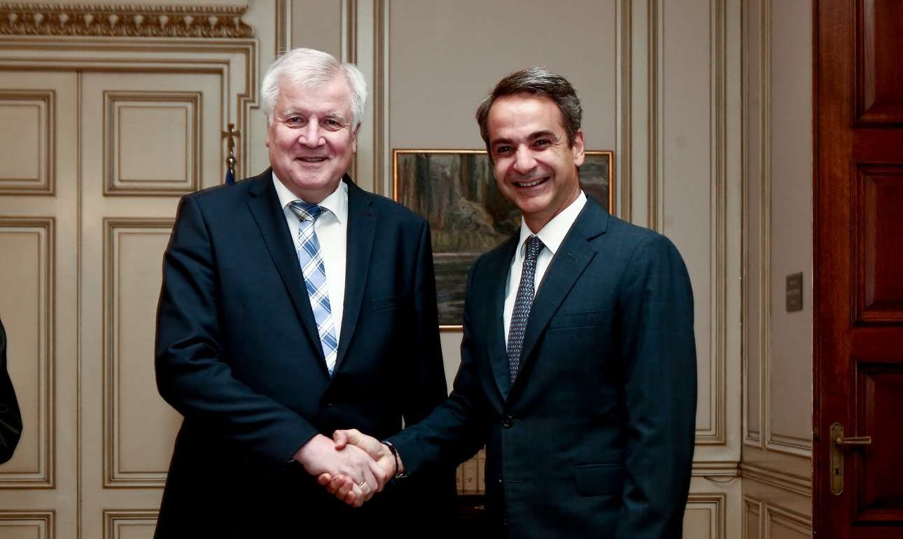 Μητσοτάκης σε Ζεεχόφερ: Η Ελλάδα αλλάζει πολιτική στο Μεταναστευτικό