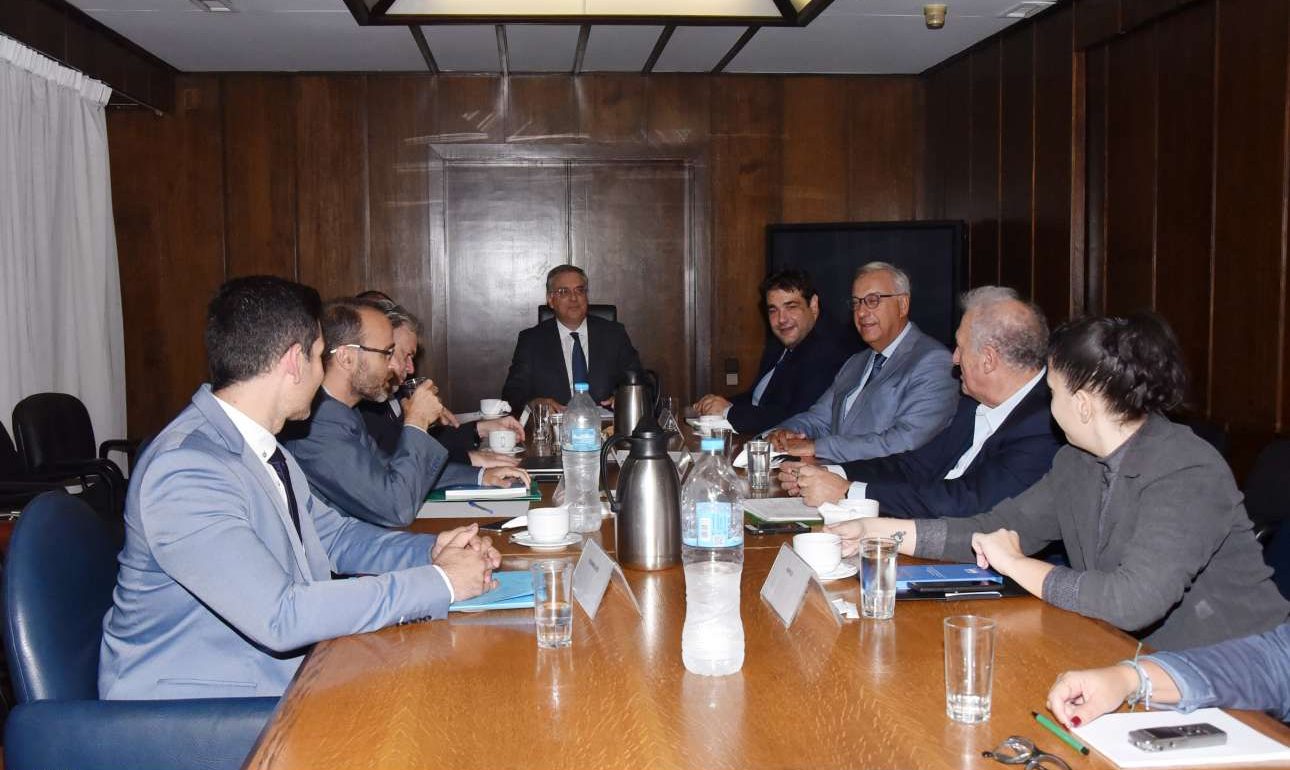 Κατ’ αρχήν συμφωνία των κομμάτων για την ψήφο των αποδήμων