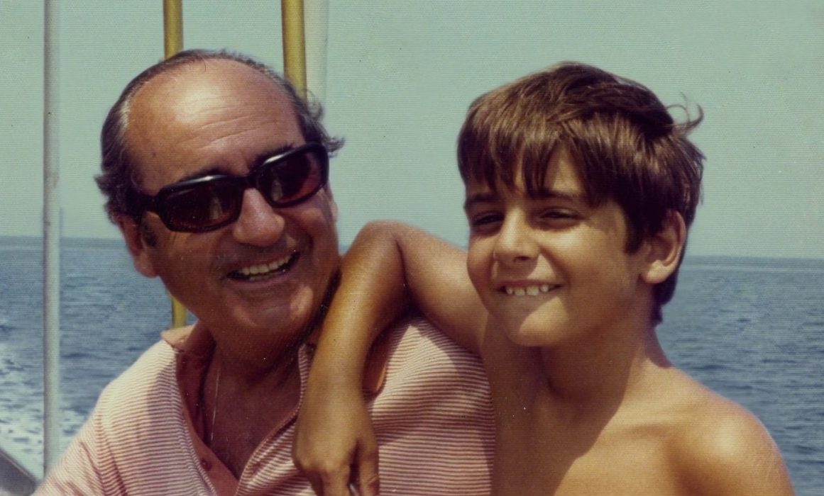 Ο Κυριάκος Μητσοτάκης στην προβολή του ντοκιμαντέρ για τον πατέρα του