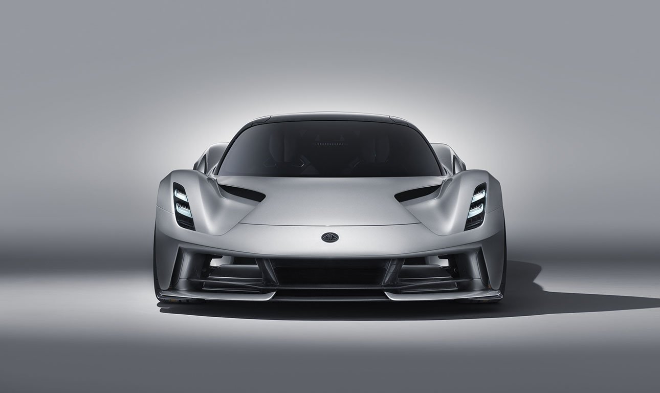 Το «διαστημόπλοιο» που λέγεται Lotus Evija. Πόσο νόημα έχει;