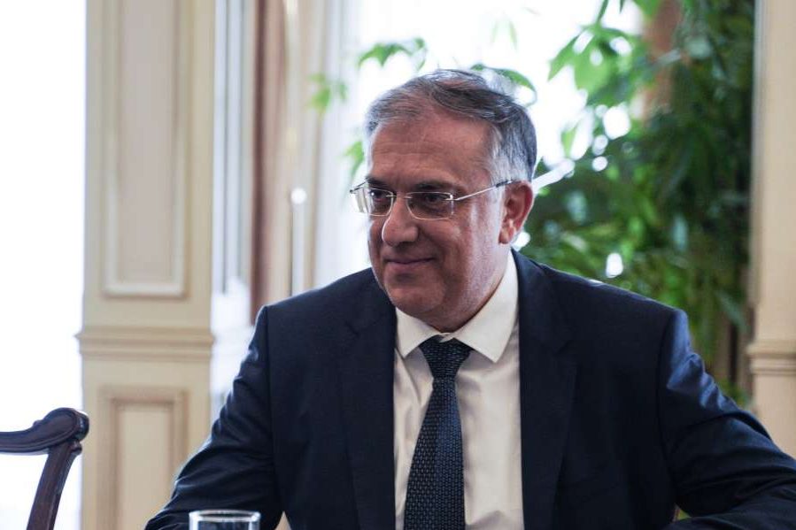 Ολα για τη συναίνεση: Περιθώριο για αλλαγές στην ψήφο των αποδήμων από τον Θεοδωρικάκο