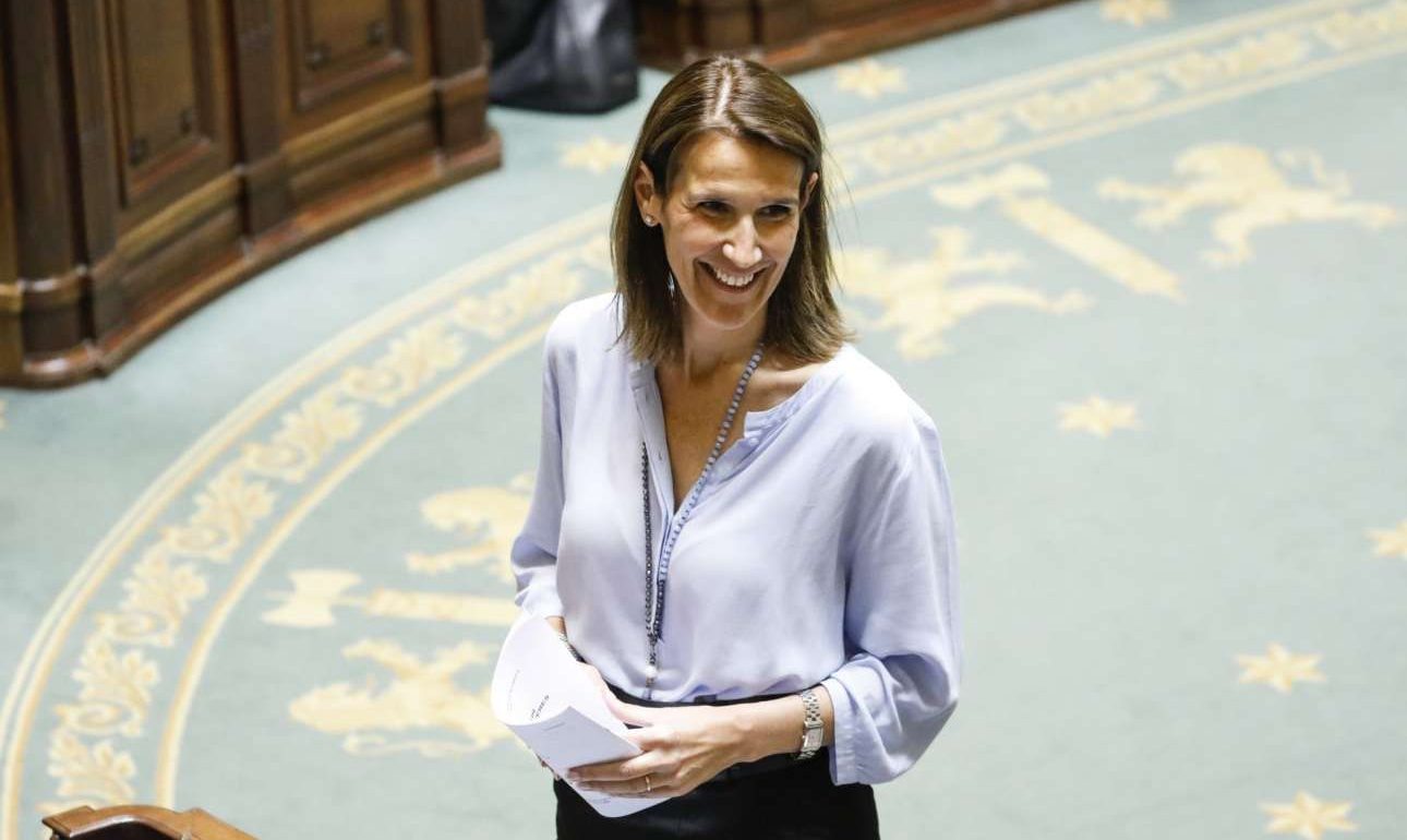 Το Βέλγιο απέκτησε την πρώτη του πρωθυπουργό – έστω και υπηρεσιακή