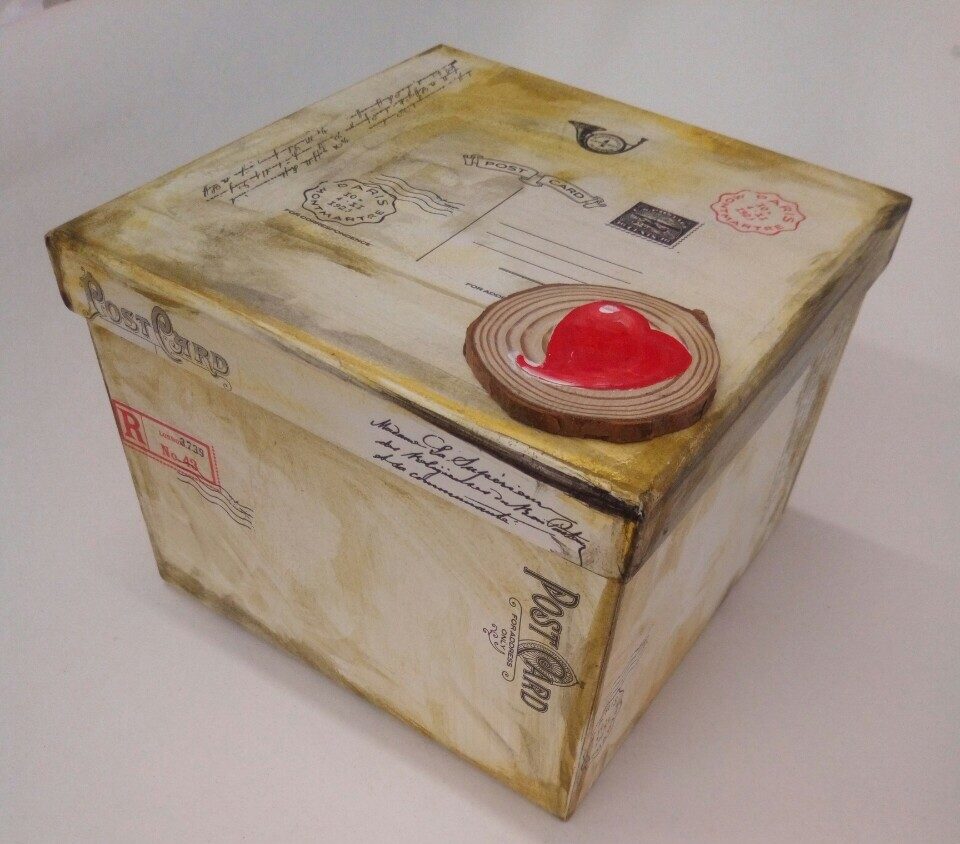 «Ντεκουπάζ σε κουτί»: Εικαστικό εργαστήρι για ενήλικες στη Βιβλιοθήκη ΠΙΟΠ