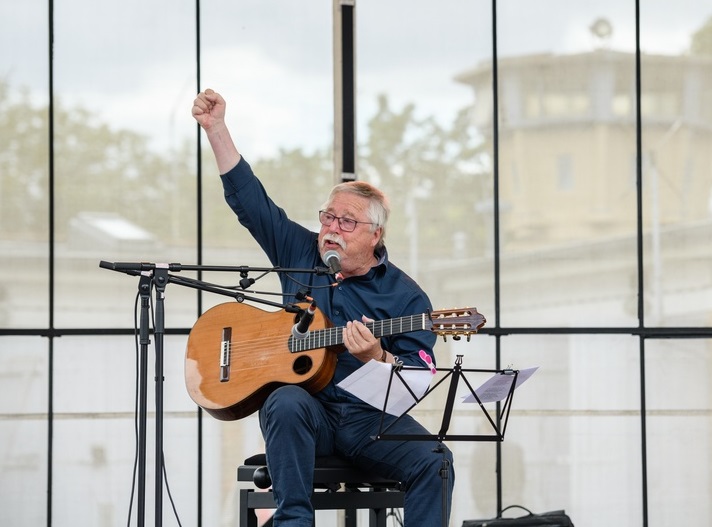 Βολφ Μπίρμαν: ο άνθρωπος που μέσω Στάζι ανακάλυψε τη Μέρκελ!