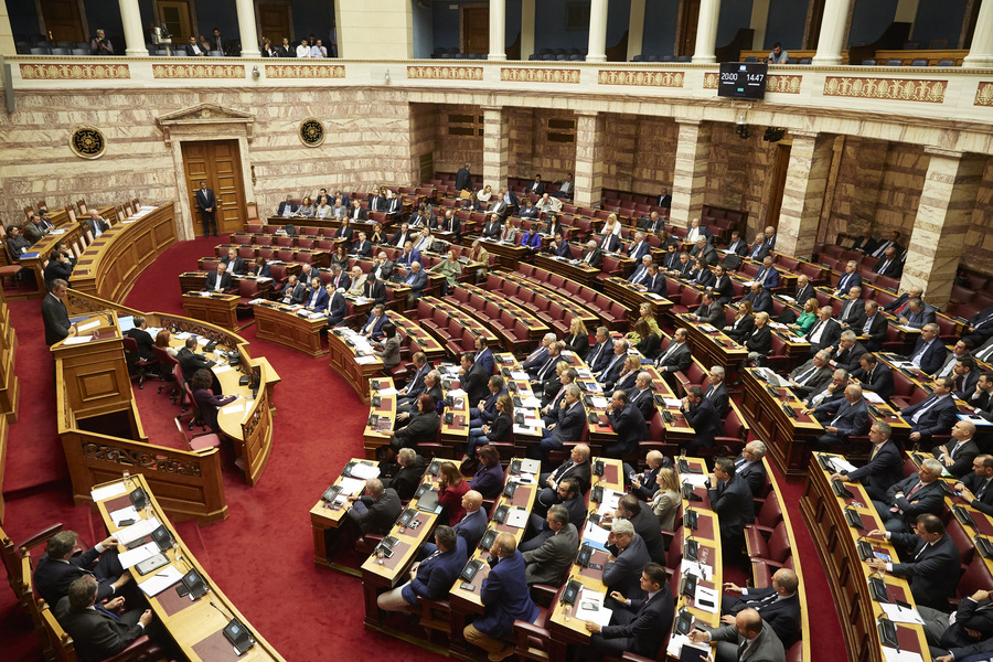 Με ευρεία πλειοψηφία ψηφίστηκε το νομοσχέδιο για το άσυλο