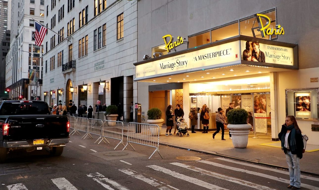 Το Netflix σώζει το θρυλικό Paris Theatre της Νέας Υόρκης