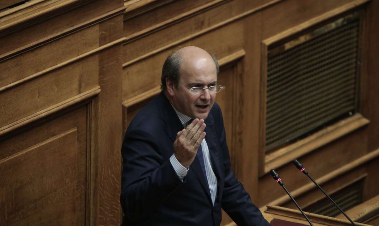 Χατζηδάκης: Εκσυγχρονισμός της ΔΕΗ δεν γίνεται με μαντζούνια και ευχές