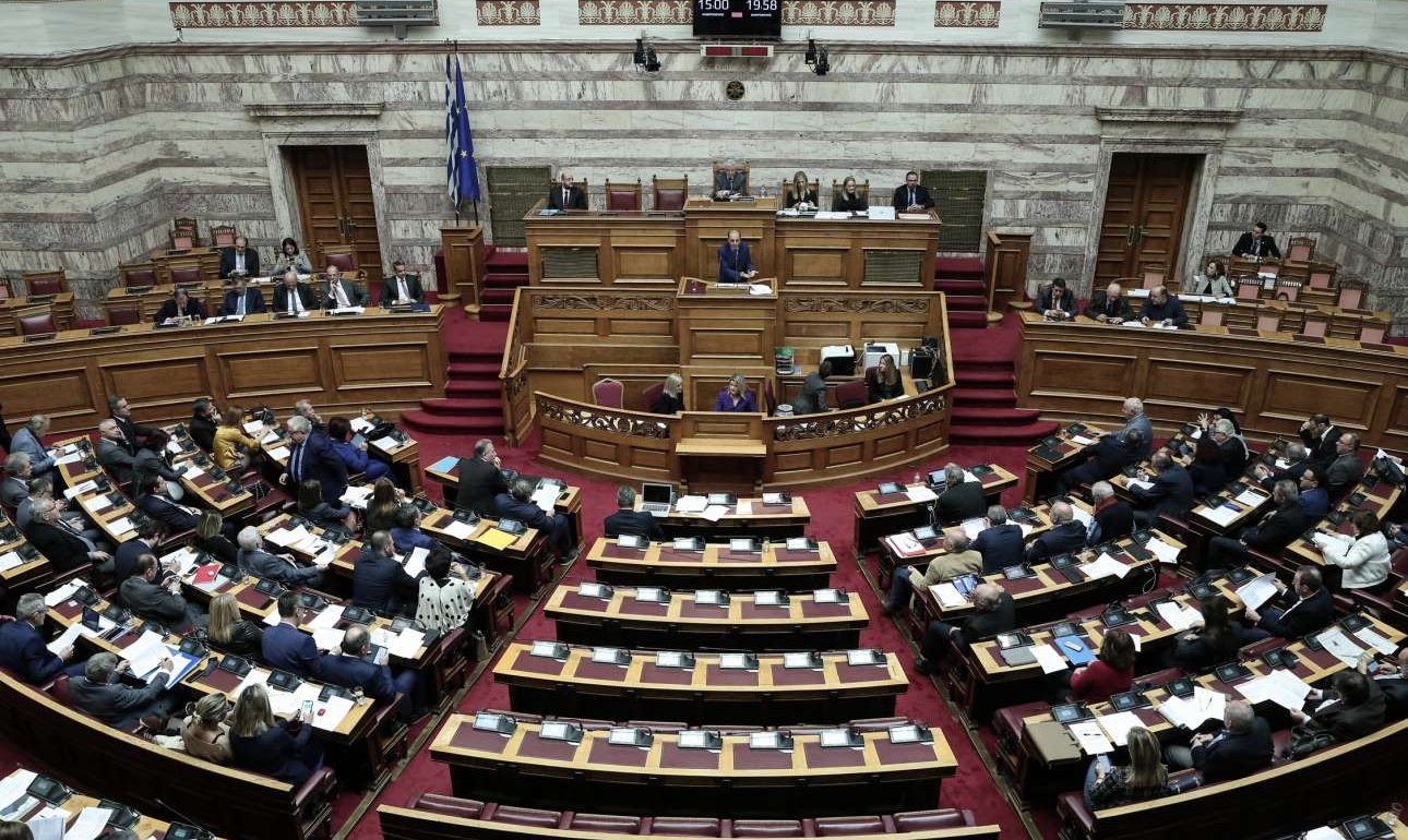 Habemus νέο Σύνταγμα: «Ναι» σε αλλαγές για τον ΠτΔ και στην ψήφο των αποδήμων