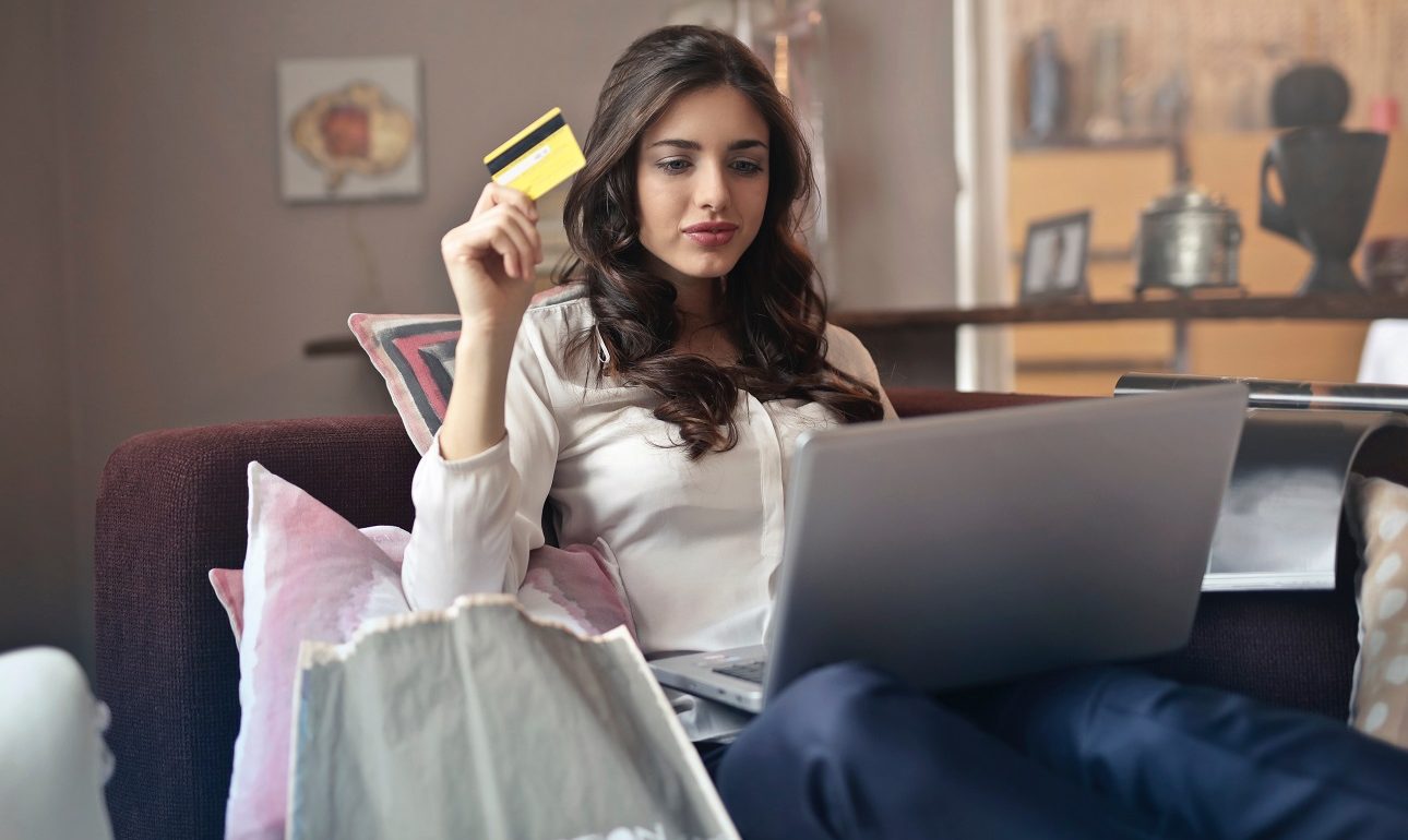 Ερχεται η Black Friday