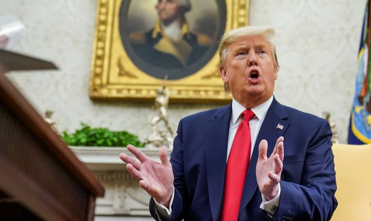 Μαινόμενος Τραμπ κατά Πελόζι: Πραξικόπημα η παραπομπή, απάτη η δίωξη