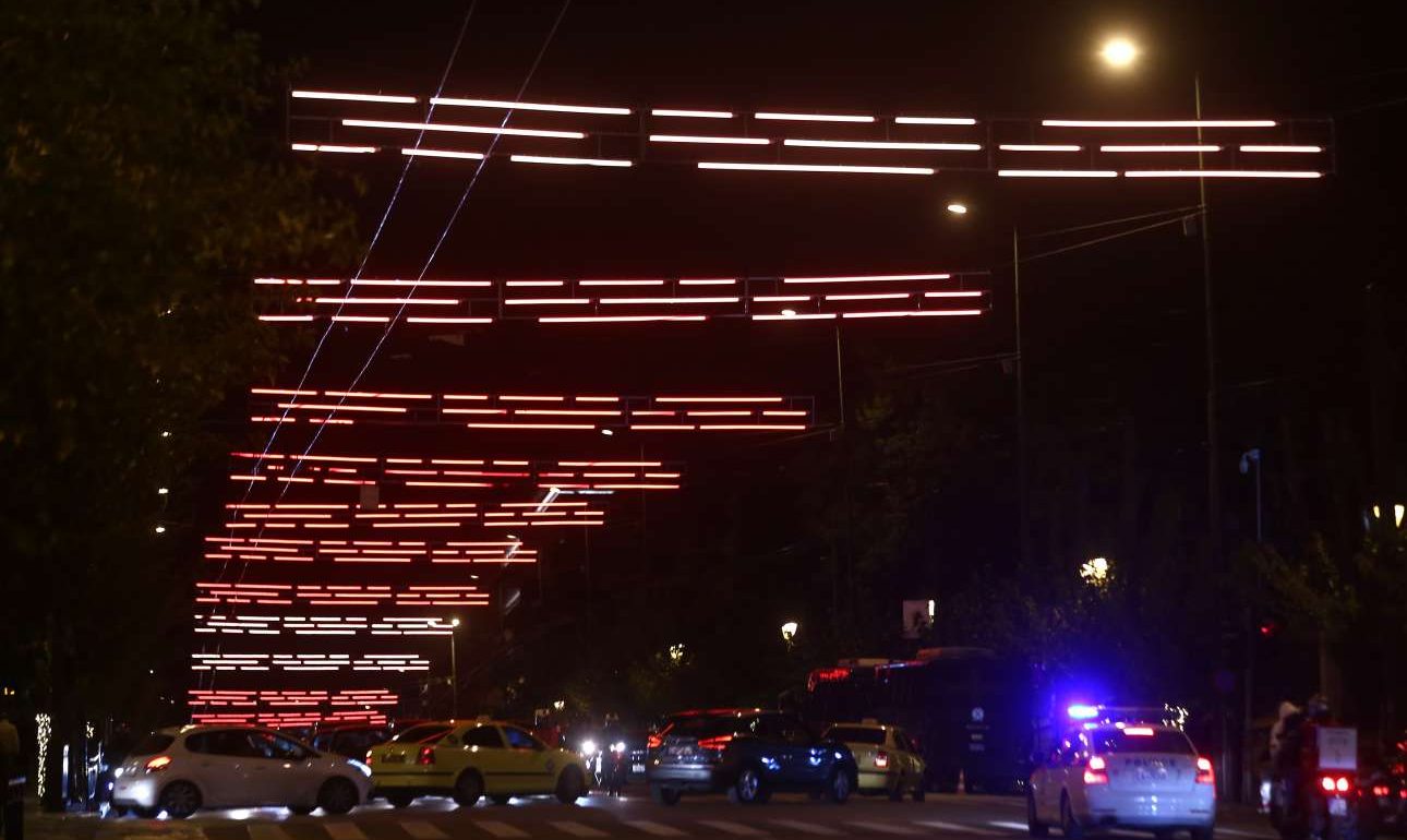 Τι απαντά για τον στολισμό της Βασιλίσσης Σοφίας ο άνθρωπος που τη φώτισε