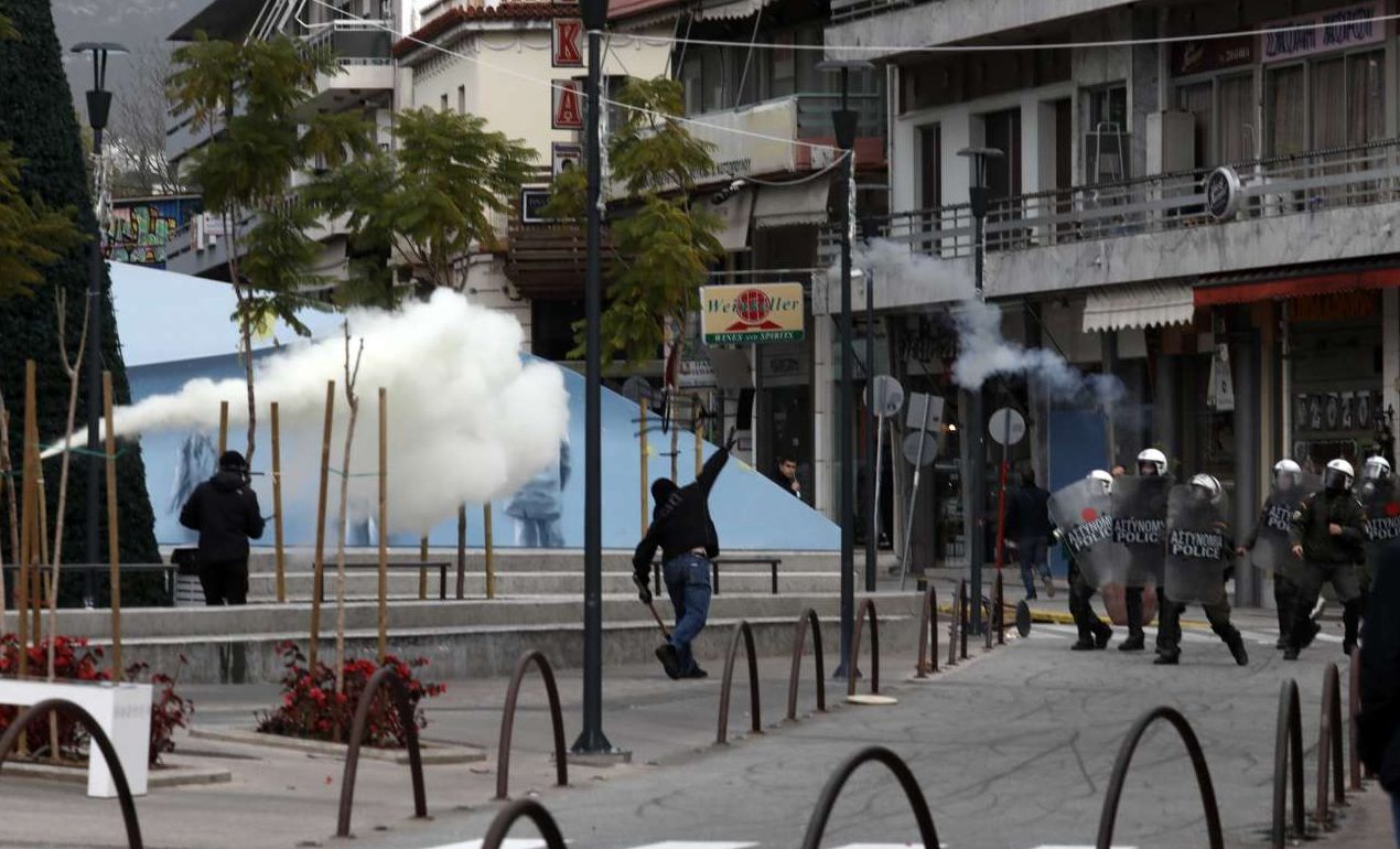 Μαρούσι: Επεισόδια και χημικά στην κεντρική αγορά