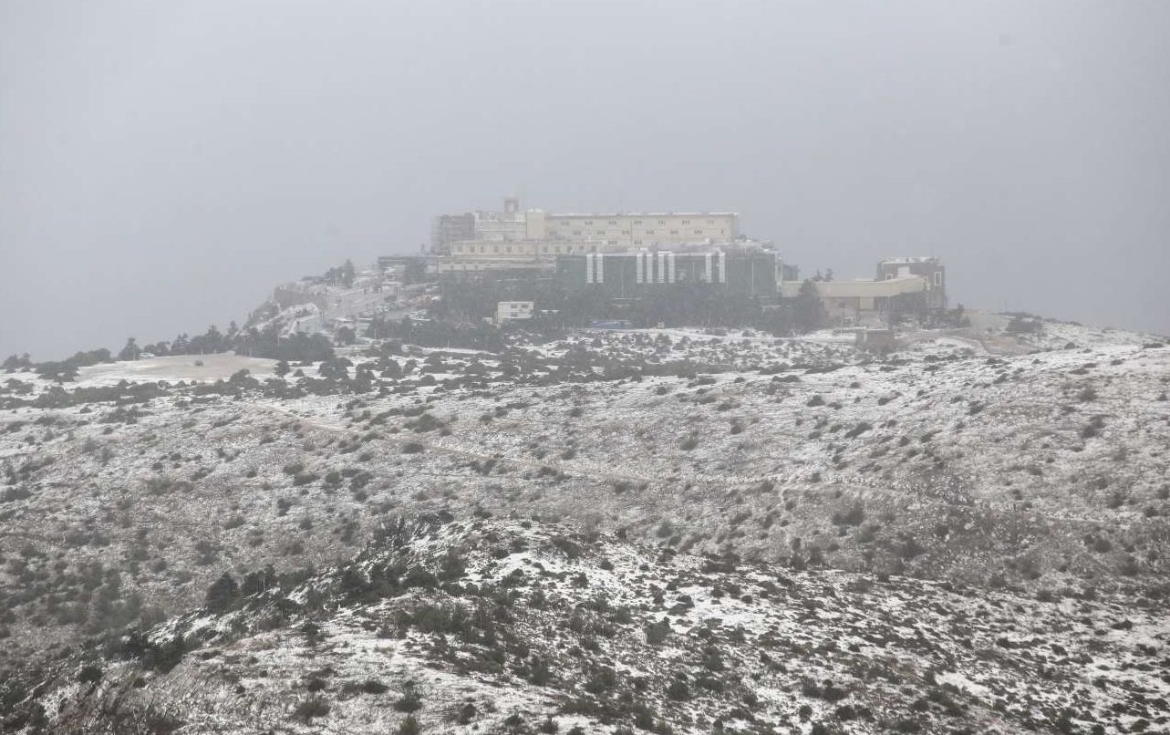 Αρκτικό ψύχος με χιόνια και στα πεδινά της Αττικής φέρνει η «Ζηνοβία»