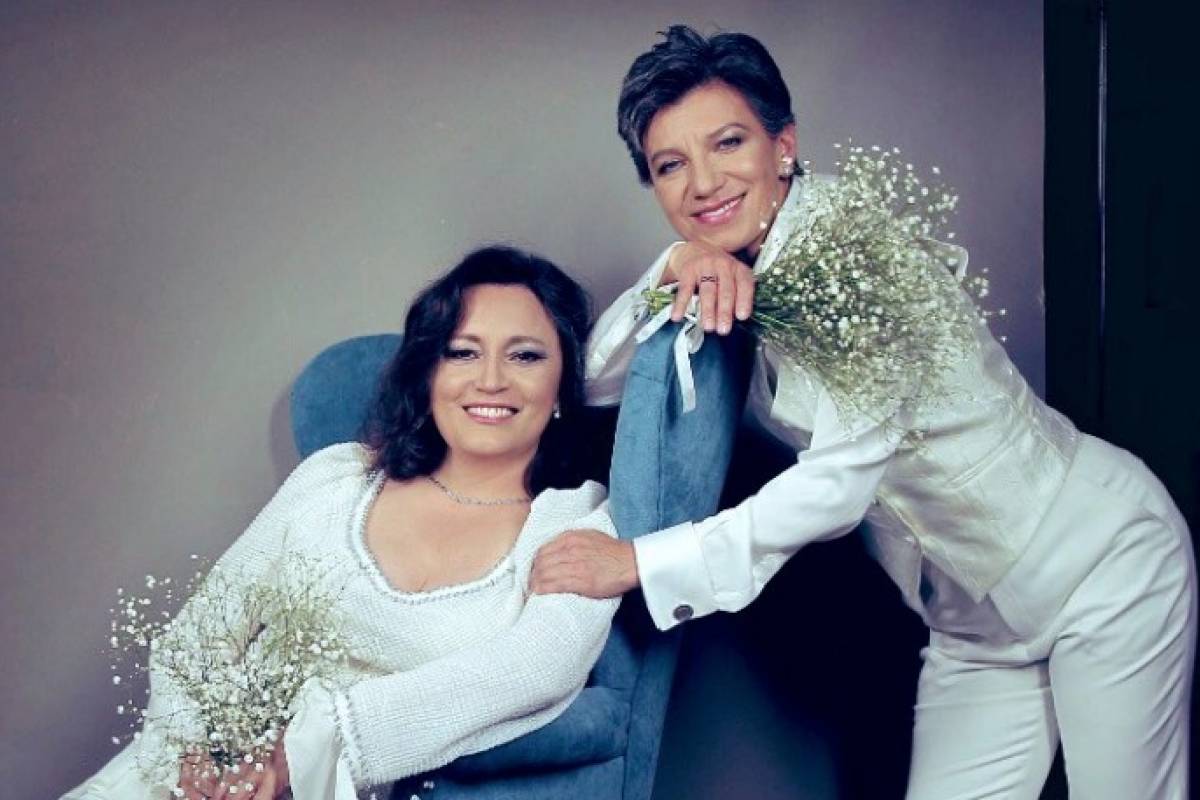 Κολομβία: η πρώτη λεσβία δήμαρχος παντρεύτηκε τη σύντροφό της