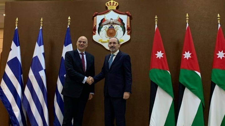 Κλοιό συμμαχιών γύρω από την Τουρκία σχηματίζει ο Δένδιας