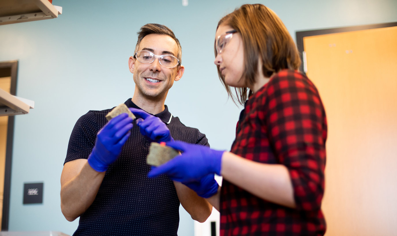 Εφτιαξαν «ζωντανό» μπετόν με εκπληκτικές δυνατότητες