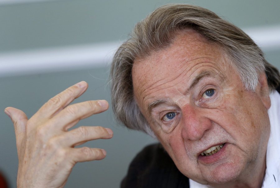 Ρεζίς Ντεμπρέ: Να σώσουμε τη Γη χωρίς όμως να ξεχνάμε τον άνθρωπο