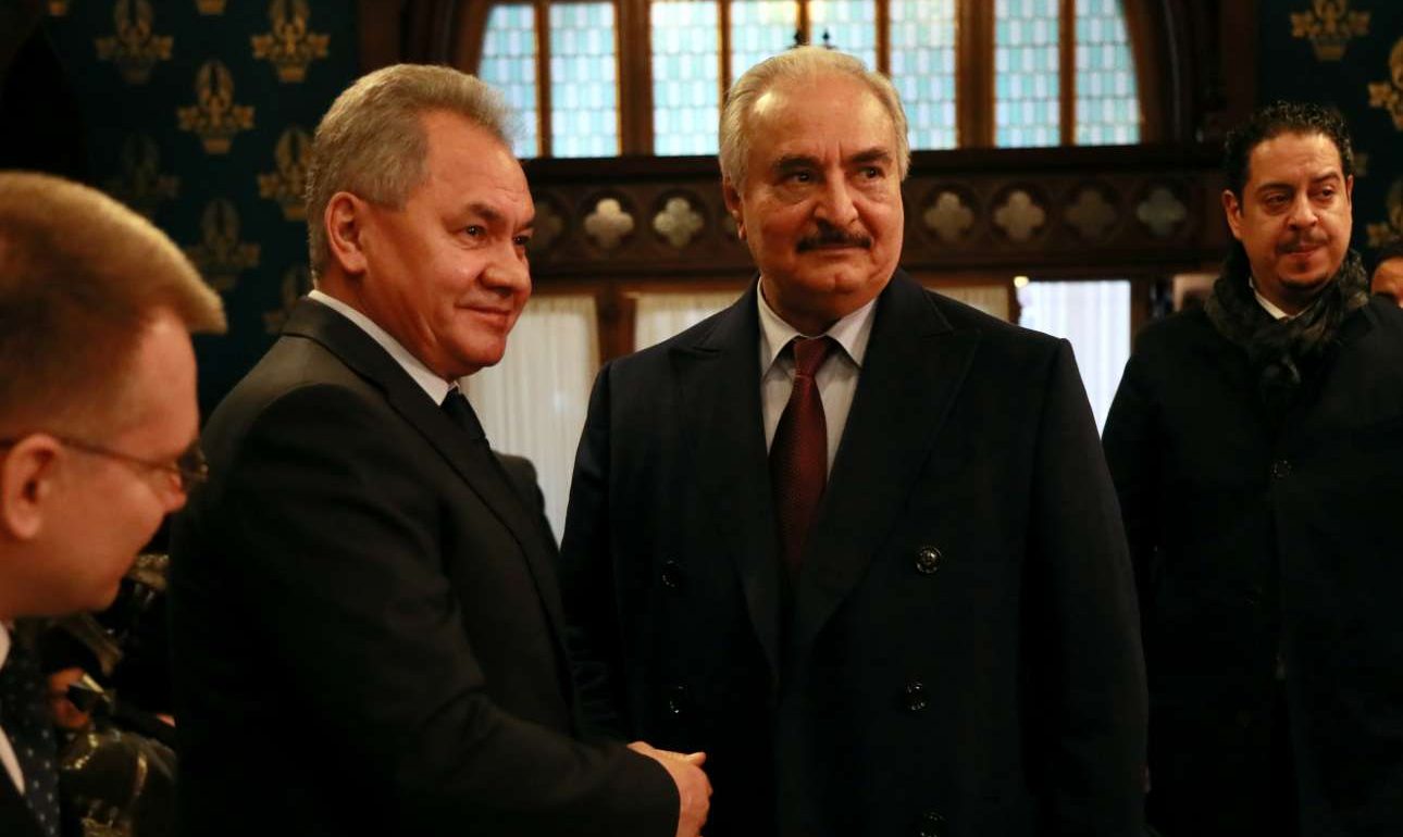 Λιβυκό «ναυάγιο» στη Μόσχα: Εφυγε χωρίς να υπογράψει ο Χαφτάρ, άρχισαν ξανά οι μάχες