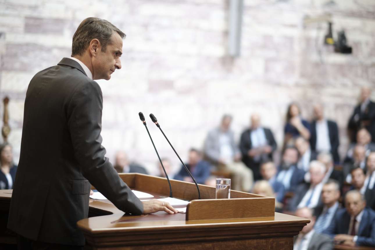 «Διαβολοβδομάδα» για τον Πρόεδρο της Δημοκρατίας