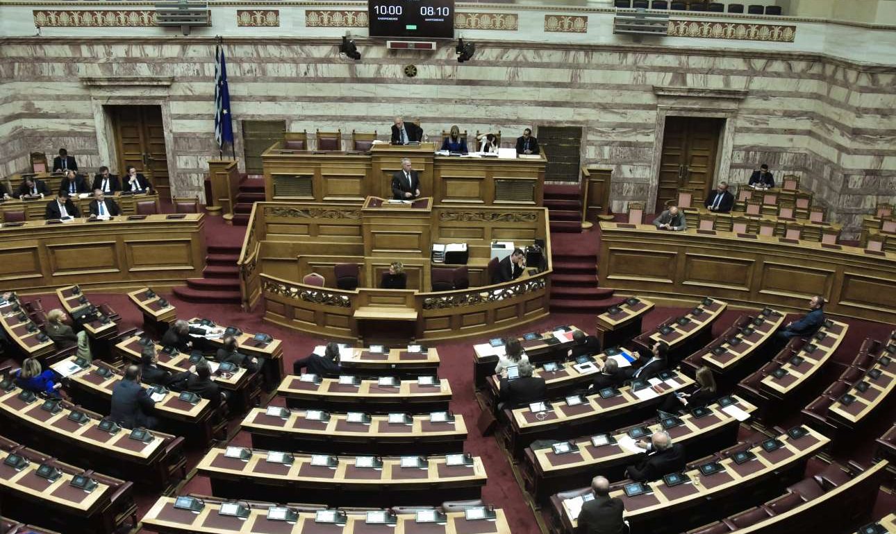 Στη Βουλή τα νομοσχέδια για Brexit, υδατοδρόμια και επίδομα γέννησης