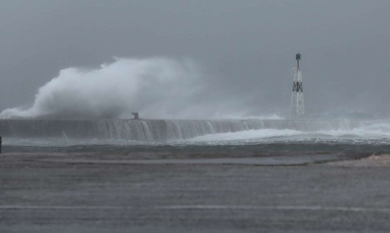 Διασώθηκε ο κωπηλάτης που είχε χαθεί στην Αρτέμιδα Αττικής