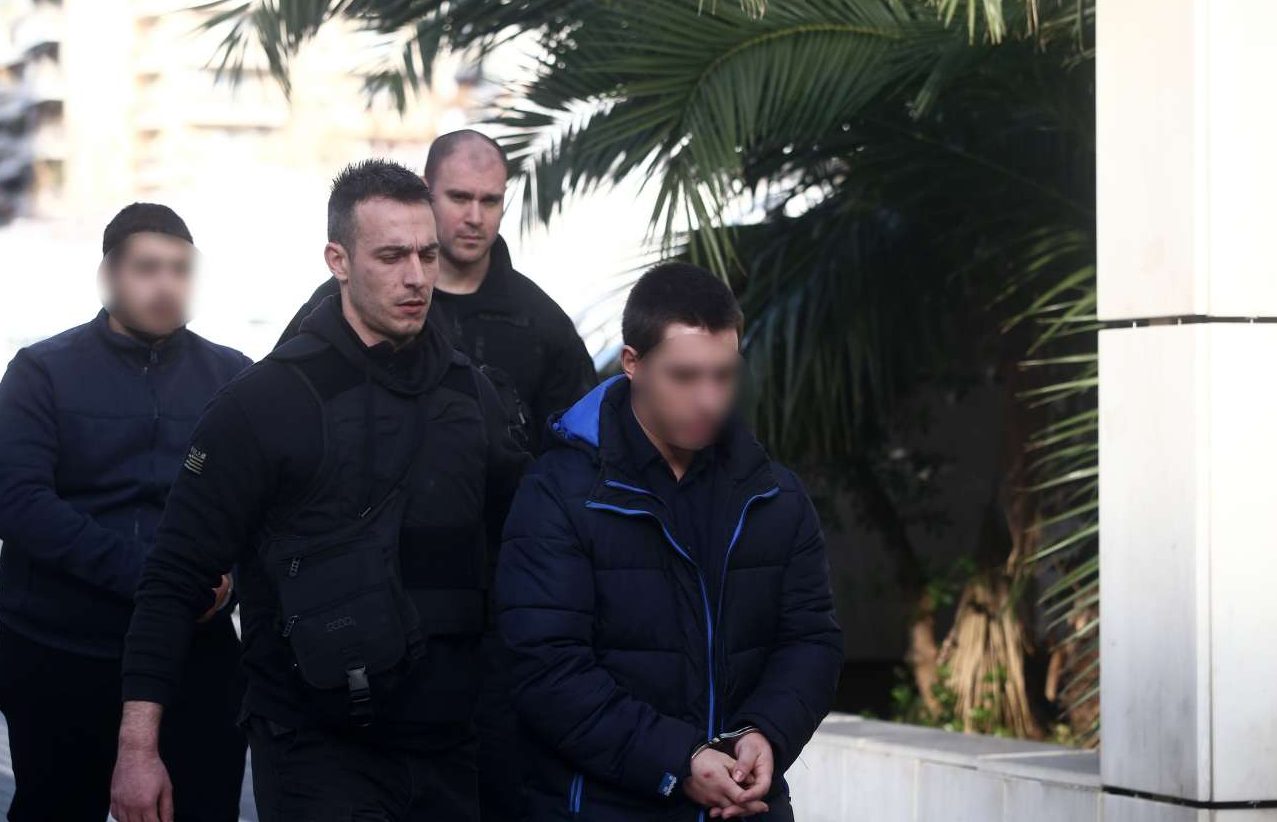 Δολοφονία Τοπαλούδη:  «Ο ένας της κρατούσε τα χέρια και ο άλλος την χτυπούσε με το σίδερο»