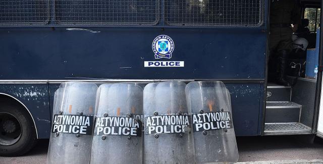 Kαταγγελία ΠΟΑΣΥ για χειρονομίες λιμενικών κατά την αναχώρηση των ΜΑΤ από τη Μυτιλήνη