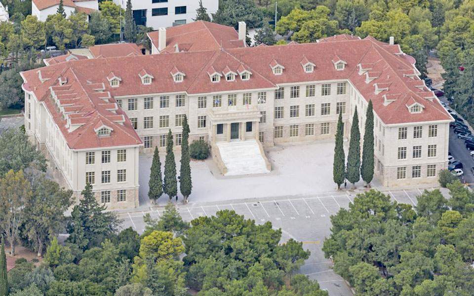 Εκλεισε το Κολλέγιο Αθηνών λόγω κορονοϊού