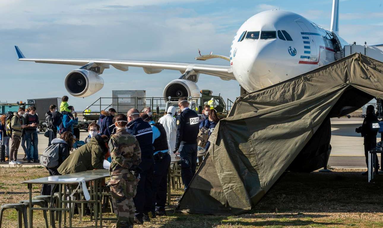 Κορονοϊός: Στη Γαλλία έφτασε ένας από τους Ελληνες που ήταν στη Γουχάν