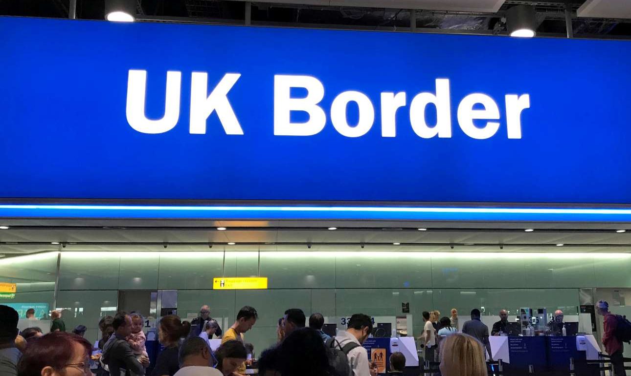 Η Βρετανία κλείνει τις πόρτες της σε ανειδίκευτους και μη αγγλομαθείς εργαζομένους