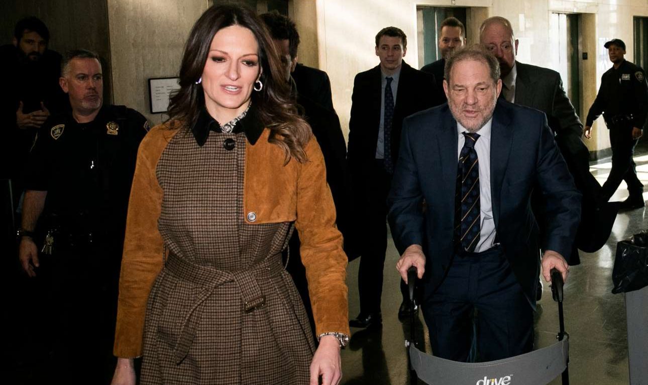 Ο Γουάινσταϊν «είναι ένοχος μόνο επειδή απάτησε τη σύζυγό του», ισχυρίζεται η δικηγόρος του