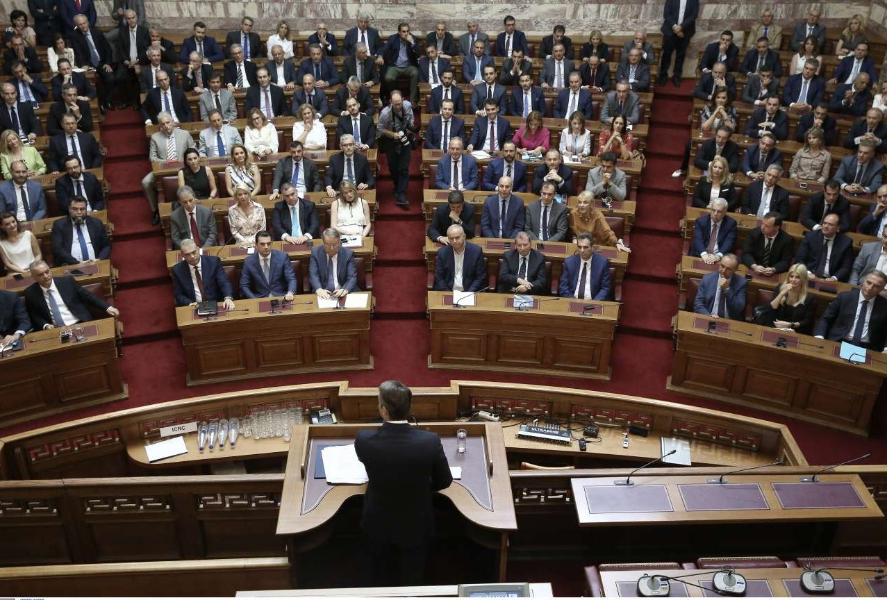 ΝΔ: Ξεκινά κοινοβουλευτικό «μασάζ» για το Μεταναστευτικό