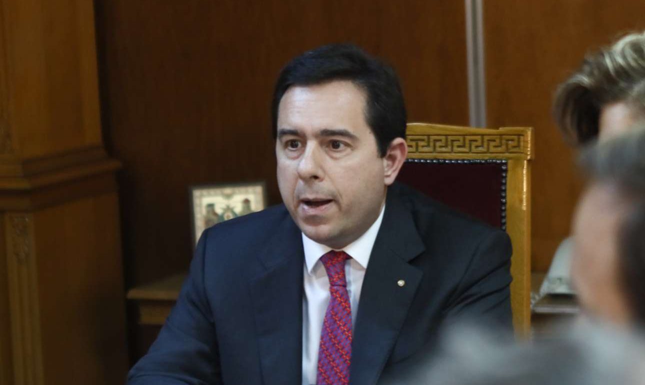 Μηταράκης: Αρχίζει η κατασκευή πέντε κλειστών κέντρων σε νησιά