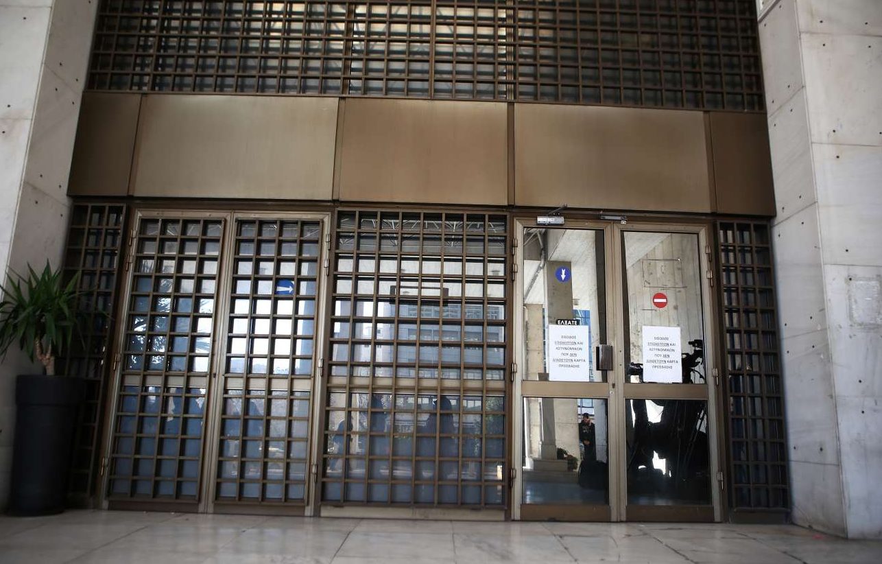 Οκτώ ώρες κατέθετε ο «Μάξιμος Σαράφης»: «Δεν είδα πληρωμές – Δεν ξέρω τον Παπαγγελόπουλο»