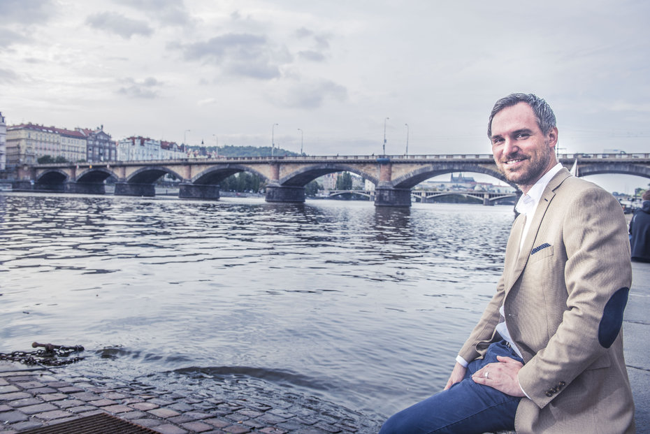 «Αισθανόμαστε ξένοι στην πόλη μας» – Και η Πράγα στη «μάχη» κατά του Airbnb