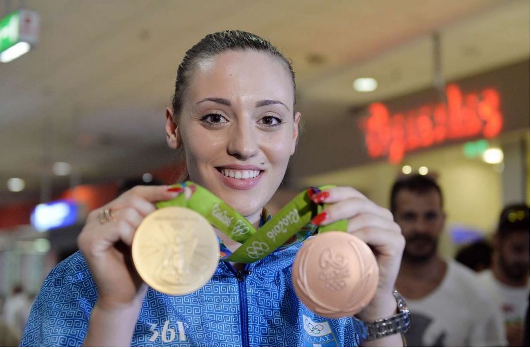 H Αννα Κορακάκη γράφει Ιστορία: Για πρώτη φορά γυναίκα, πρώτη λαμπαδηδρόμος