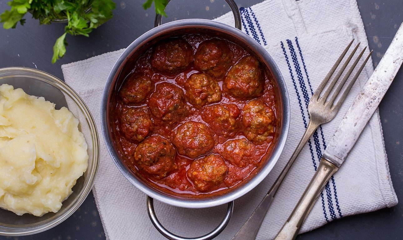 Τα «μεθυσμένα» σουτζουκάκια (με πουρέ) του γραφείου