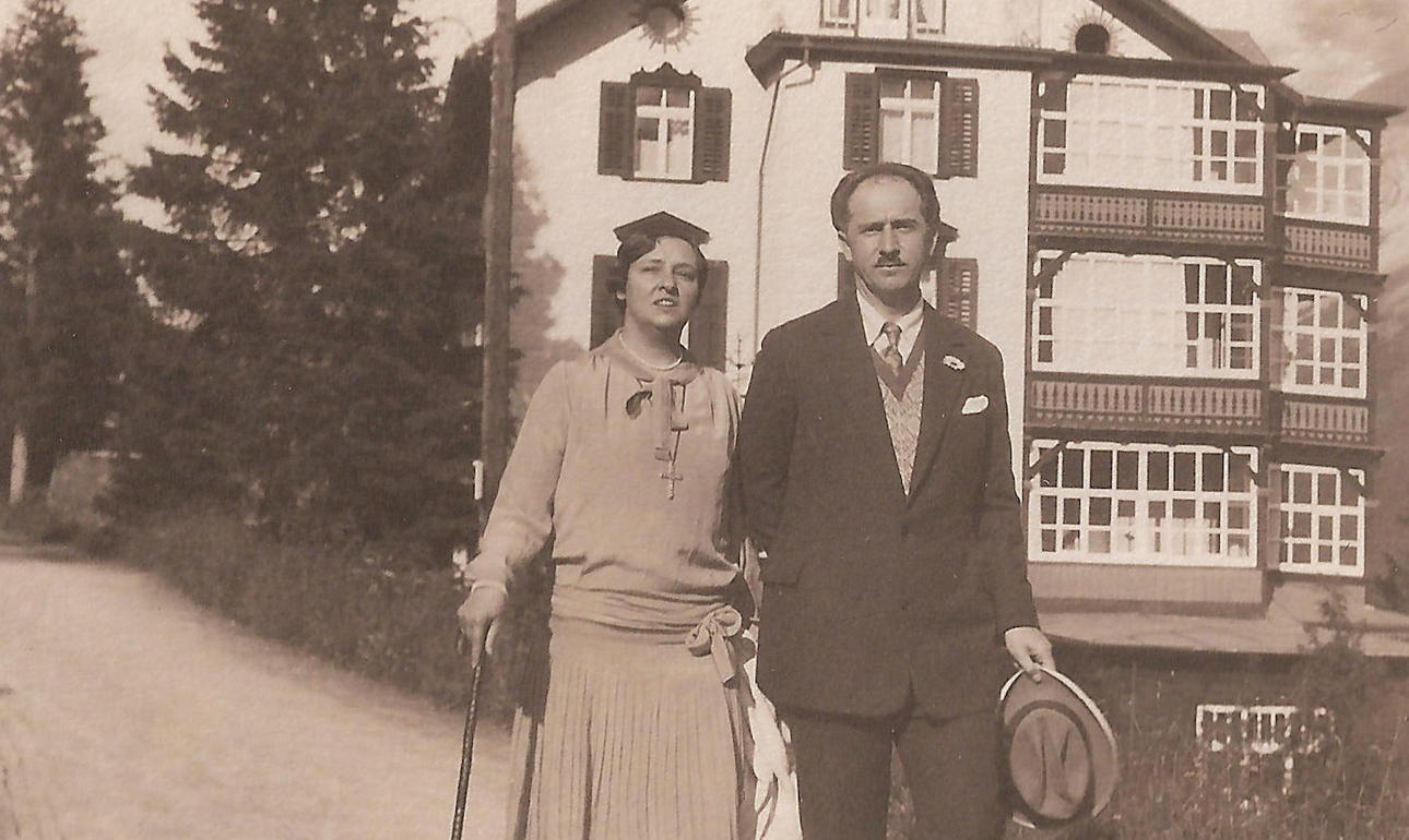 Η γυναίκα ανάμεσα στον Ανδρέα και στον πατέρα του