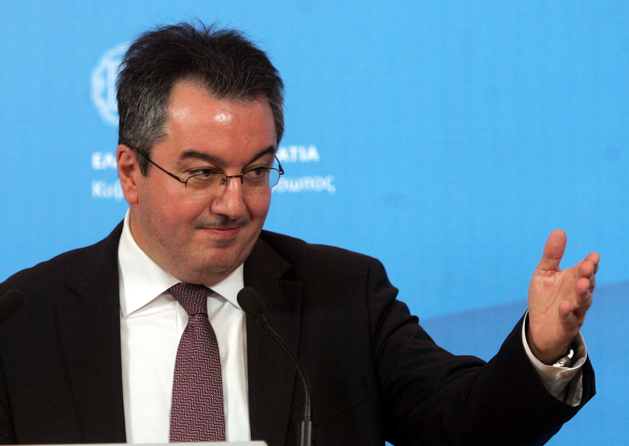 Μόσιαλος: «Η Θεία Κοινωνία θα πρέπει να σταματήσει κατά τη διάρκεια της επιδημίας»