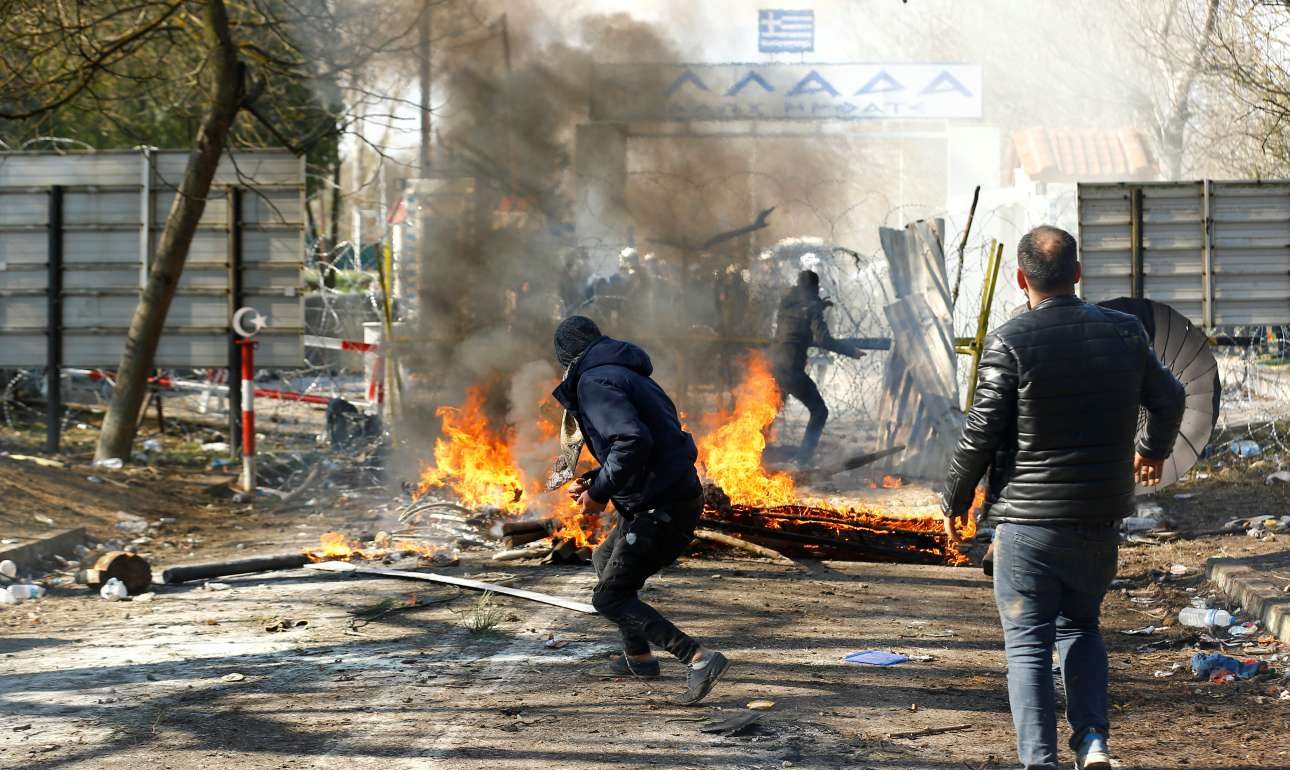 Νέες «μάχες» στις Καστανιές Εβρου – χιλιάδες άνθρωποι στα σύνορα