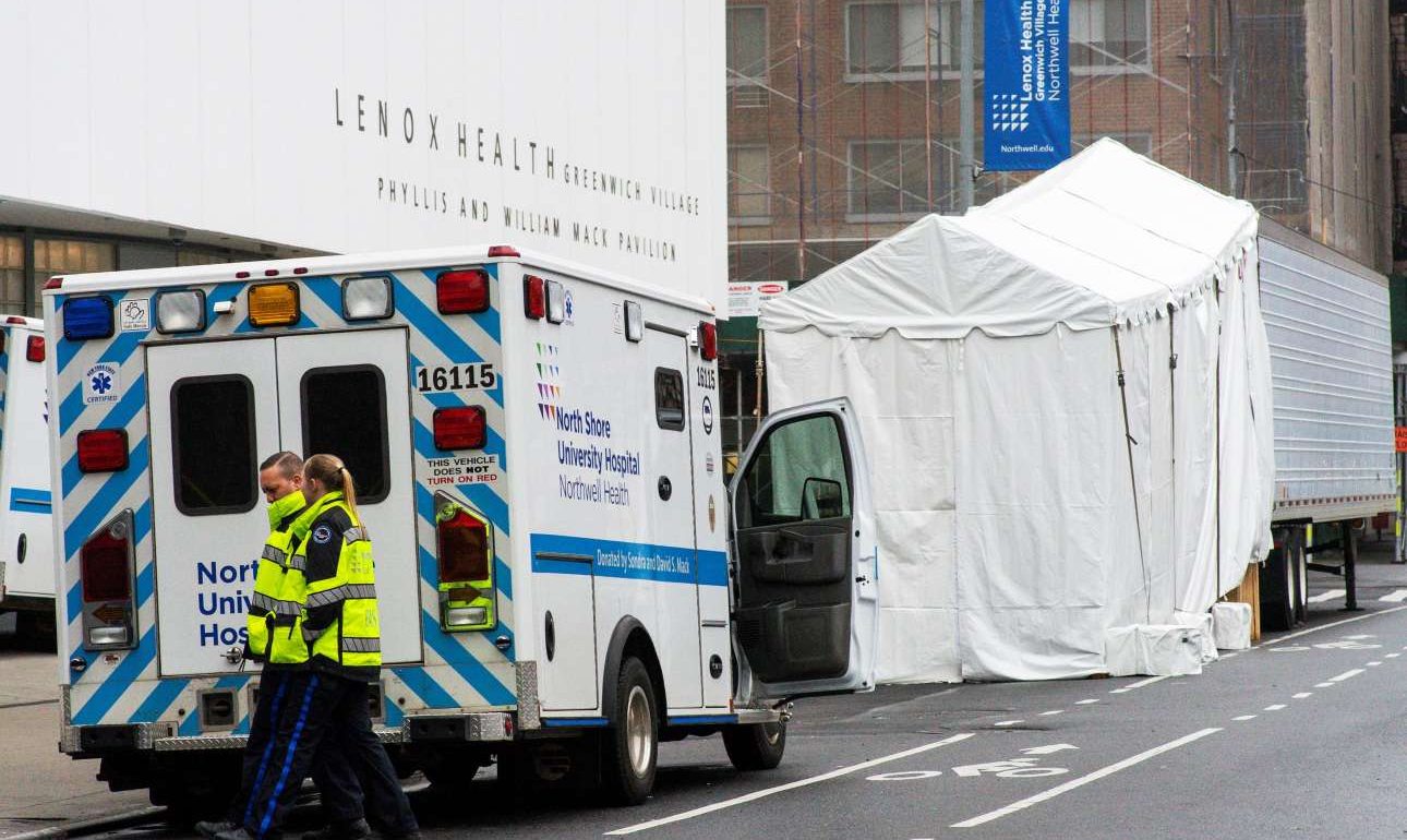 Εφτασε στη Νέα Υόρκη αεροσκάφος με μάσκες και γάντια από την Κίνα