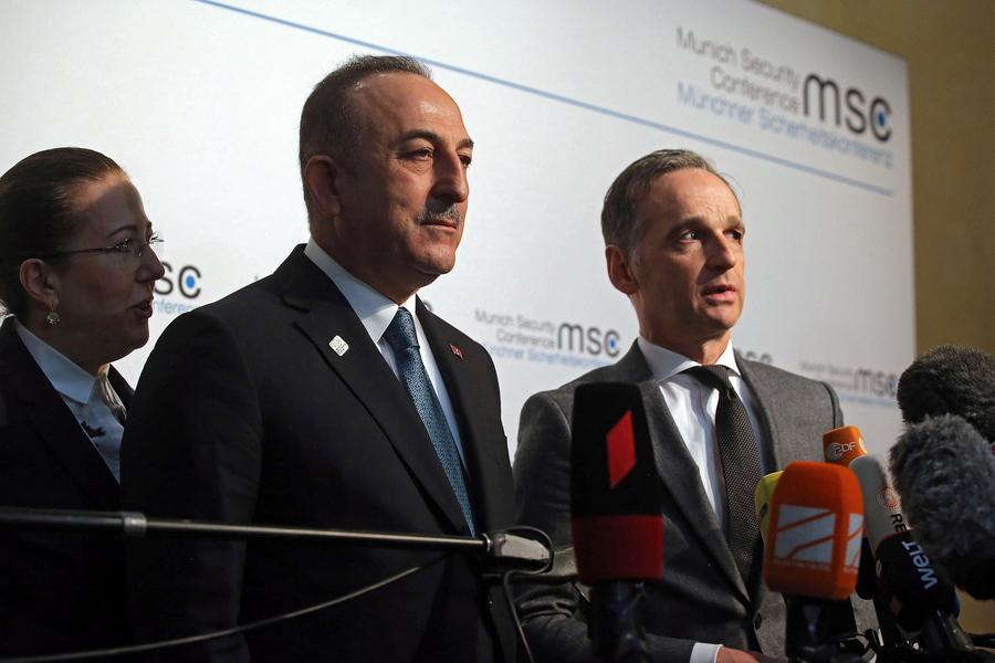 Προκλητική απάντηση Τσαβούσογλου στον Μάας: Οι έλληνες φίλοι σου σκοτώνουν πρόσφυγες στα σύνορα