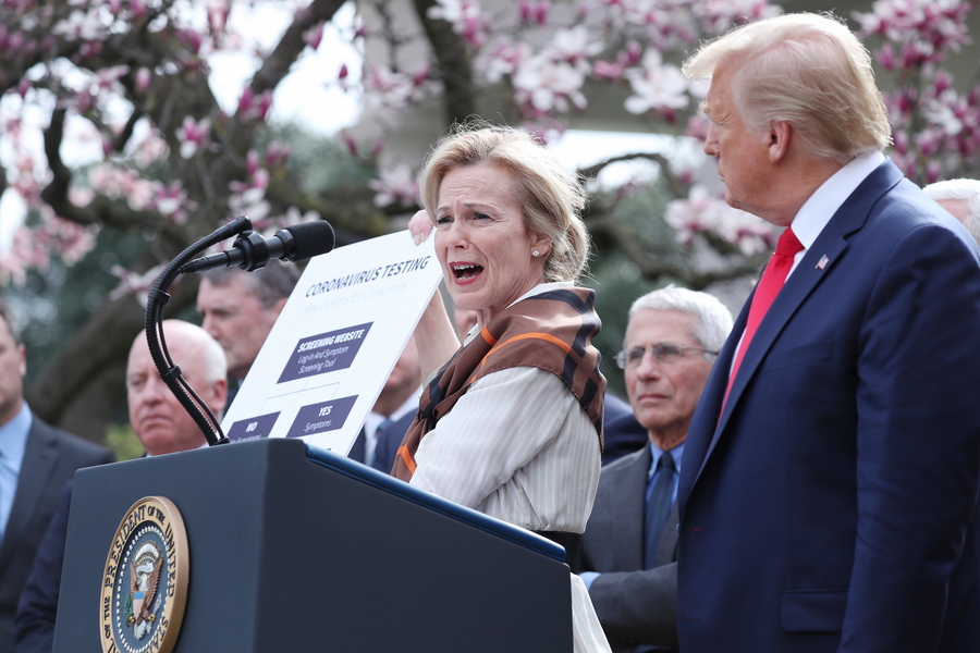 Εγινε θρύλος στη μάχη κατά του AIDS, τώρα θα σώσει τον Τραμπ;