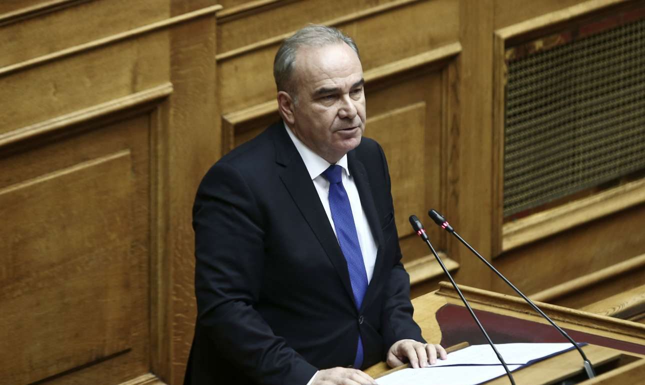 Παπαθανάσης: «Κλειστά τα σούπερ μάρκετ την Κυριακή»