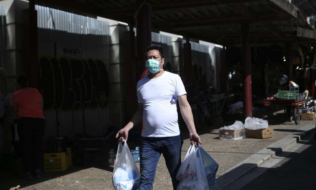 Επιτάσσονται από την κυβέρνηση μάσκες, φάρμακα και αντισηπτικά μαντηλάκια