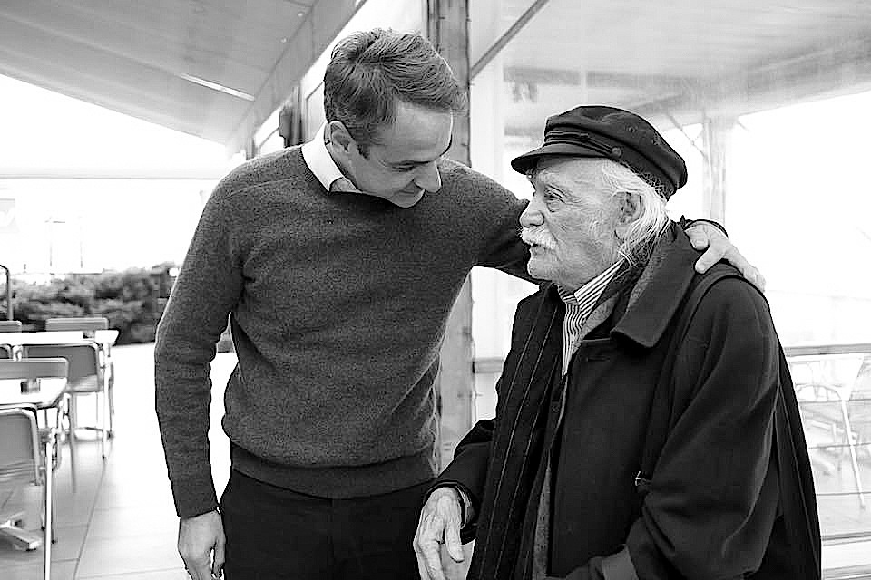 Το αντίο του Κυριάκου Μητσοτάκη στον Μανώλη Γλέζο – και το αντίο του Τσίπρα