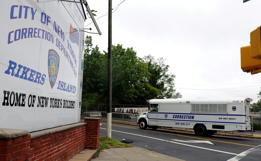 ΗΠΑ: Χιλιάδες κρατούμενοι αποφυλακίζονται πρόωρα λόγω κορονοϊού