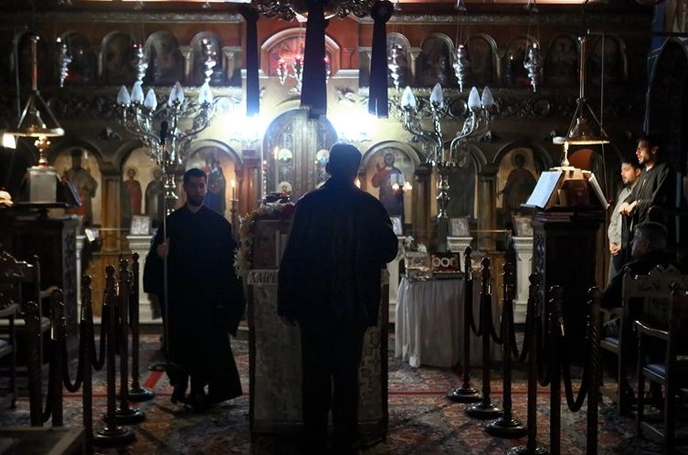 Και όμως, δικηγόροι προσέφυγαν στο ΣτΕ για τις κλειστές εκκλησίες